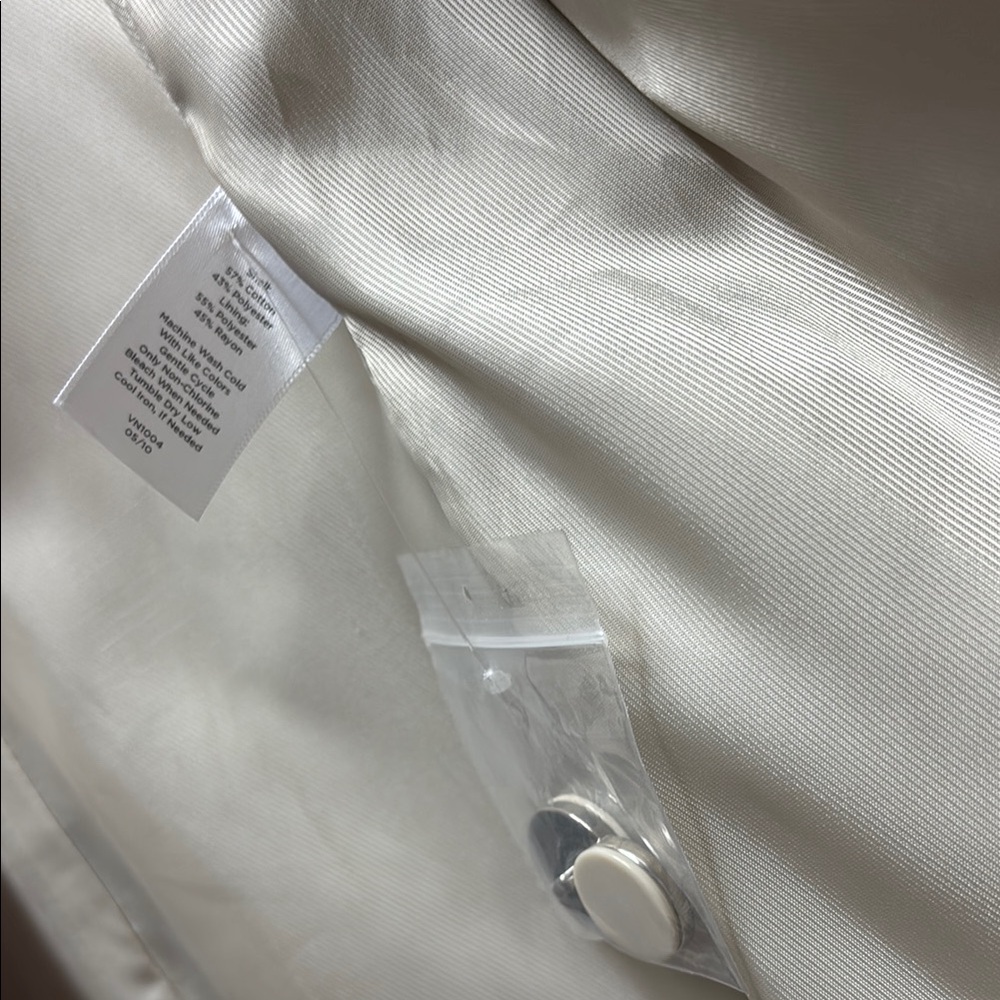 Talbots petite MEDIUM double breasted Classic Beige RAIN Trench Coat NWOT - Picture 3 of 4